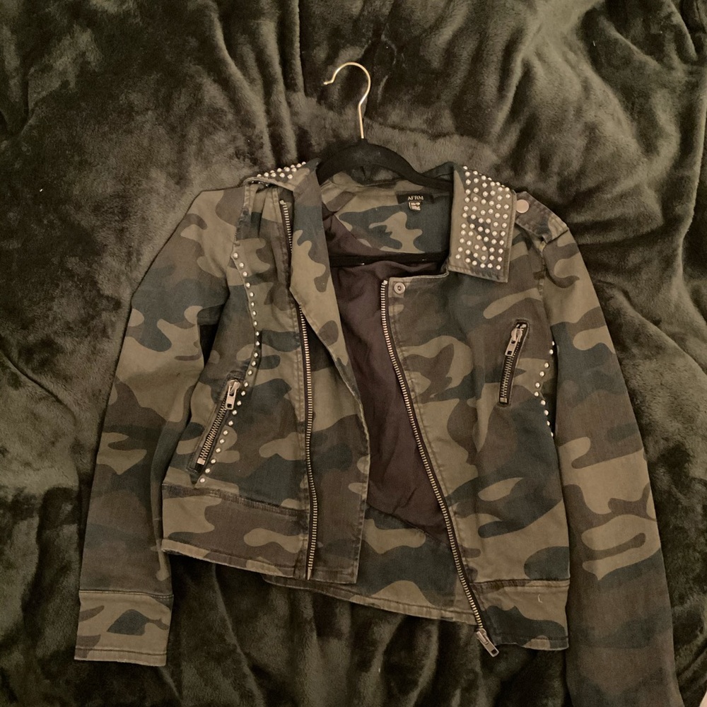 Camp jacket. AFRM